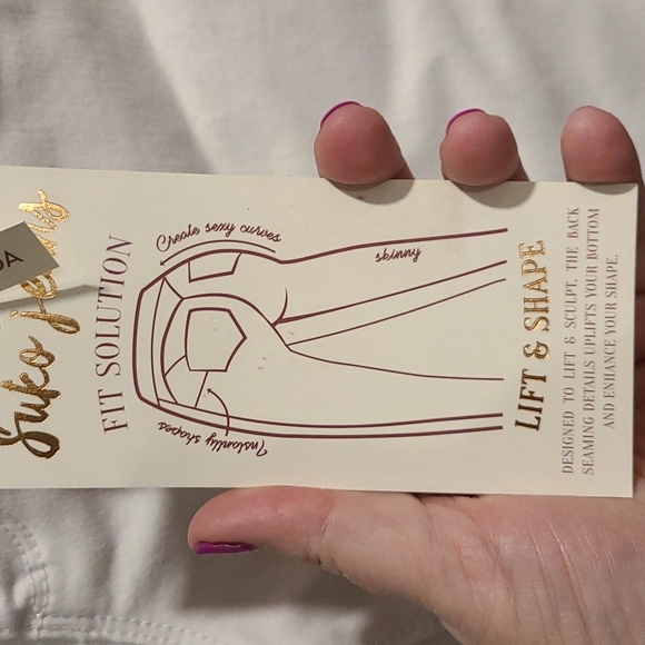 NWT Suko Jean shorts white lift and shape - Picture 3 of 5